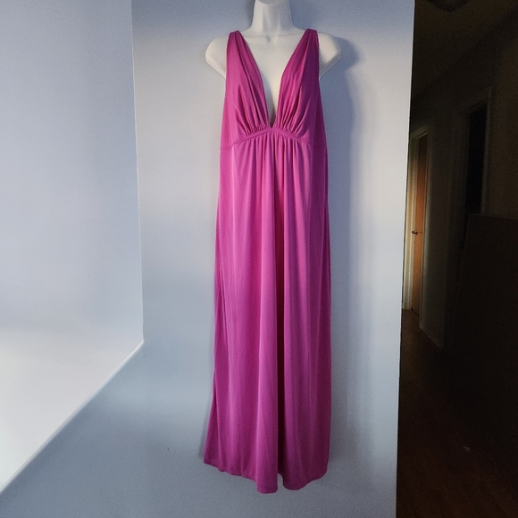 Natori Dresses & Skirts - Natori Aphrodite Gown